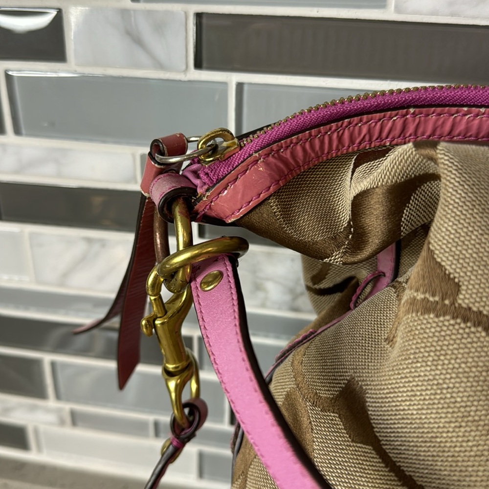 COACH - 2009 Crossbody/Shoulder Bag - Picture 2 of 13